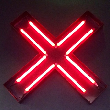 Red neon 'X' | Photo by Tseen Khoo | www.flickr.com/photos/tseenster